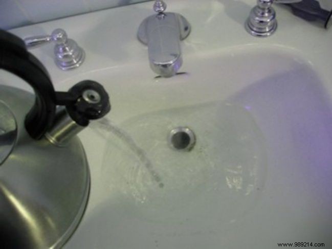 7 Effective Tips To Unclog Sink, Shower, Bath &Sink Easily. 