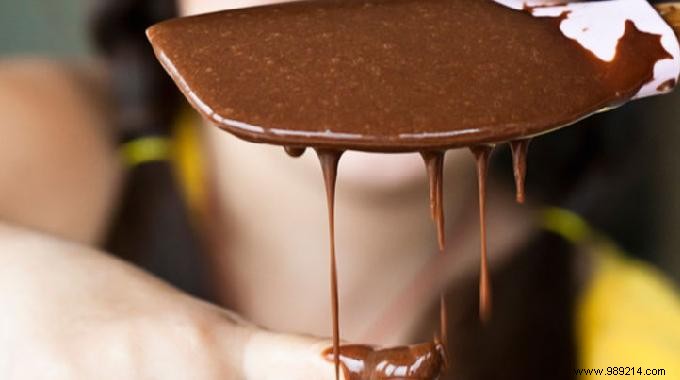 9 Tricks That Work To Make A Chocolate Stain Disappear. 