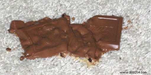 9 Tricks That Work To Make A Chocolate Stain Disappear. 