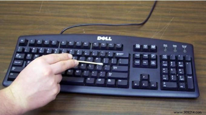 Dirty Computer Keyboard? Here s How to Clean and Disinfect it EASILY. 