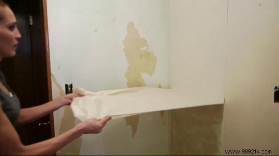 The Secret to EASILY Peeling Wallpaper. 