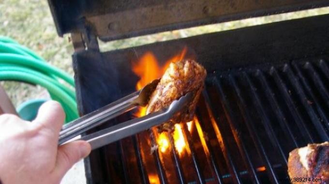 Flames in your barbecue? A tip to avoid them. 