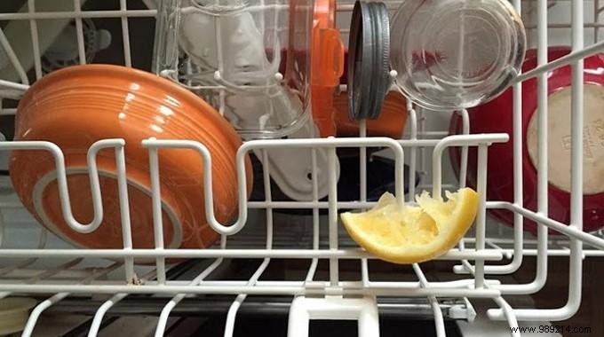 Bad Odors in the Dishwasher? The Easy Way to Perfume it. 