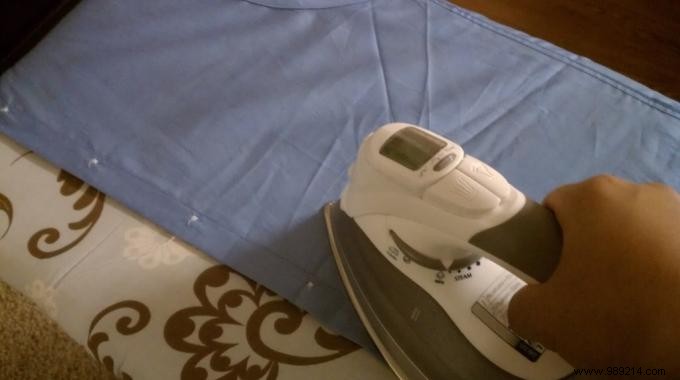 The Most Efficient Trick to Quickly Iron a Shirt. 