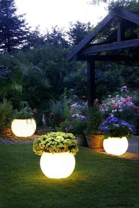 25 Super Easy and Inexpensive Ideas for Your Garden. 