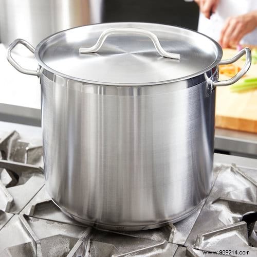 7 Easy Tips For Cleaning All Types Of Pots And Pans. 
