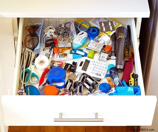 30 Things To Throw Away To Gain Space Immediately. 