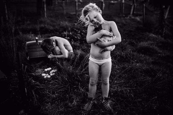 These Children Live WITHOUT A SCREEN Or A Tablet. The Beautiful Photos of Niki Boon. 
