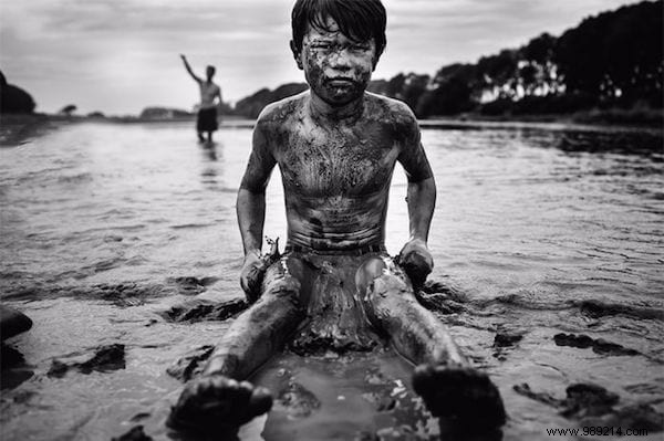 These Children Live WITHOUT A SCREEN Or A Tablet. The Beautiful Photos of Niki Boon. 