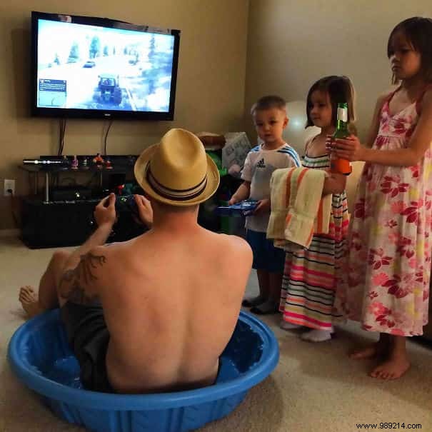 20 Photos That Show That These Fathers Shouldn t Be Left Alone With Their Children. 
