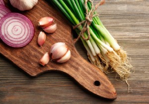 How do you get the smell of garlic and onions off your hands? 