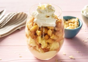 Recipe for trifle with vanilla muffin, baked apple and vanilla yogurt 