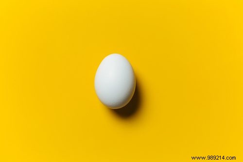 Are there proteins in egg yolks? 