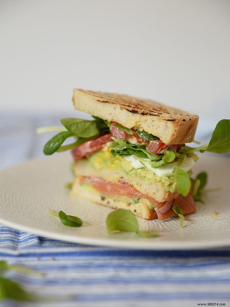 Recipe for club sandwich with salmon 
