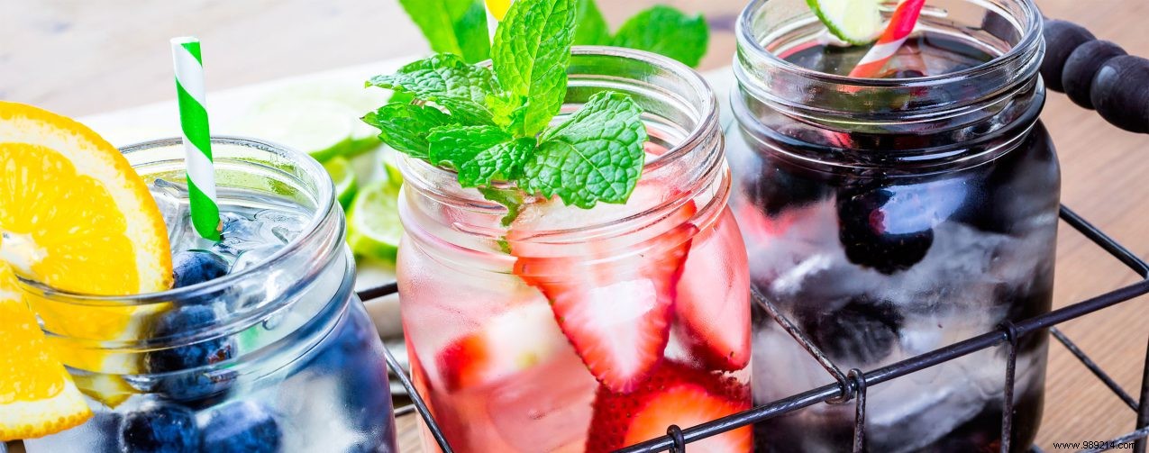 The tastiest combinations of water with fruit 