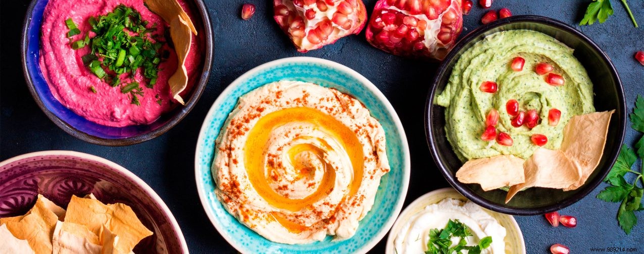 This is how you make colored hummus 