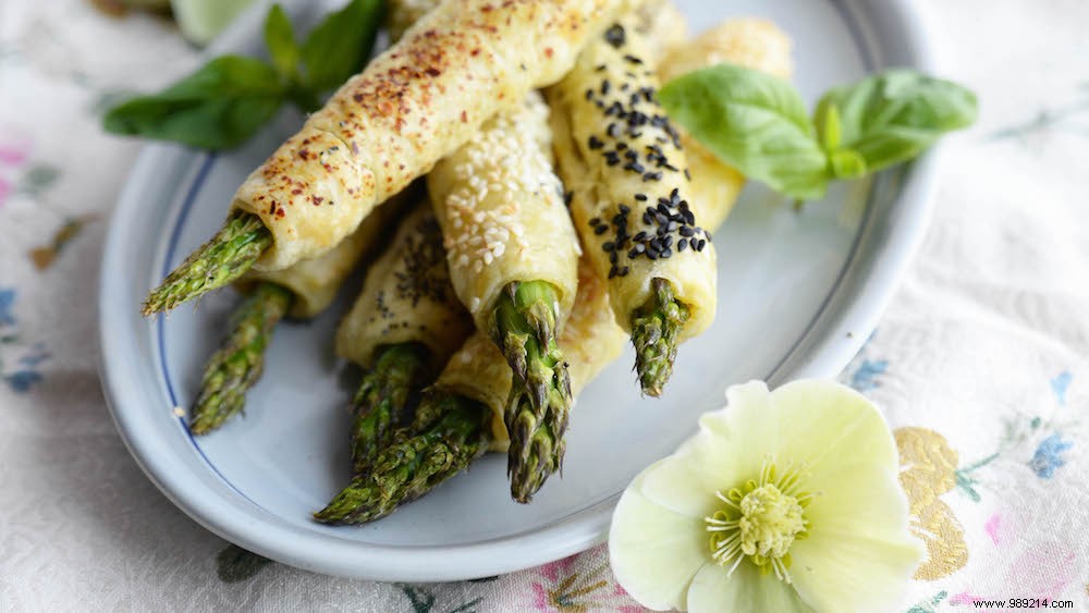 Recipe:Crispy asparagus with lemon pesto and yogurt dip 
