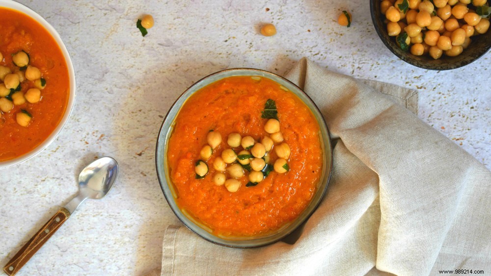 Recipe for roasted pepper soup with chickpeas 