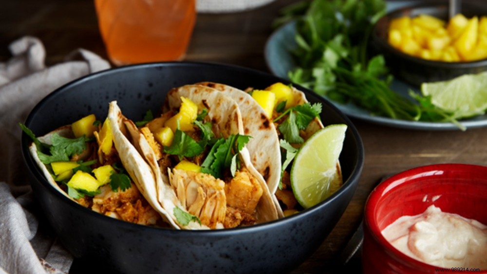 Recipe for jackfruit tortilla with lime and cashew spread 
