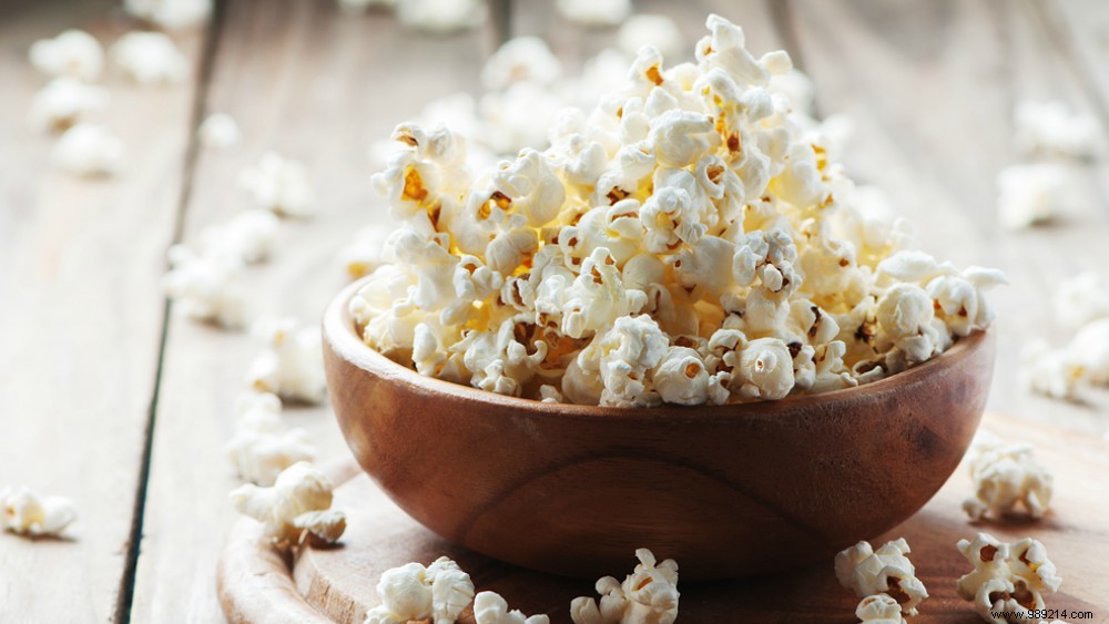 Healthy snack:popcorn 