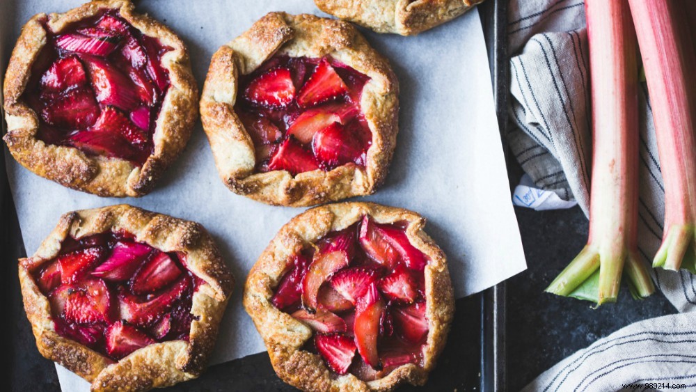 Recipe:strawberry-rhubarb tarts 