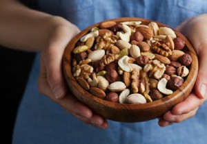 What nutrients are in nuts? 