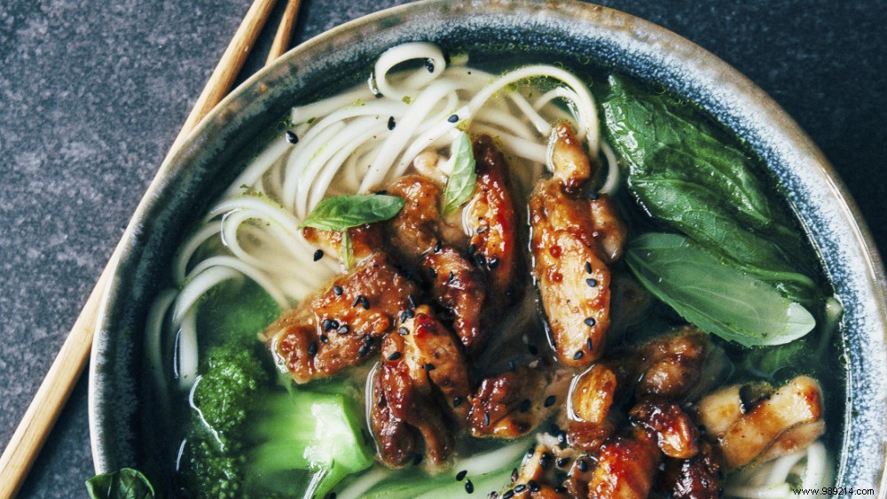 Recipe:noodle soup with marinated chicken, broccoli and pak choi 
