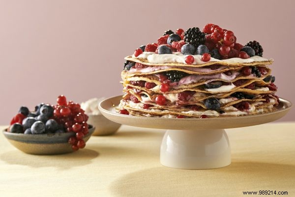 Nice Easter recipe:pancake cake with yogurt and lemon curd 
