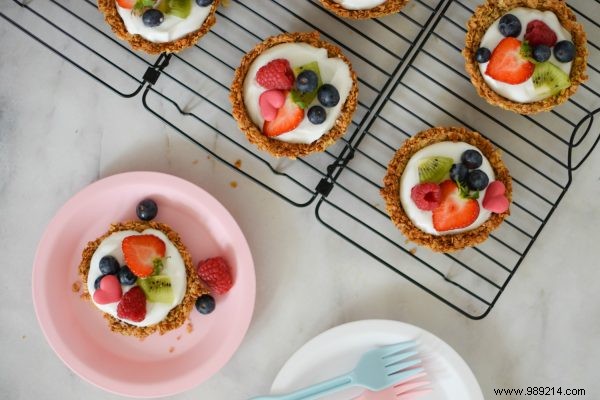 Recipe for Mother s Day:vegan breakfast cakes with granola bottom 