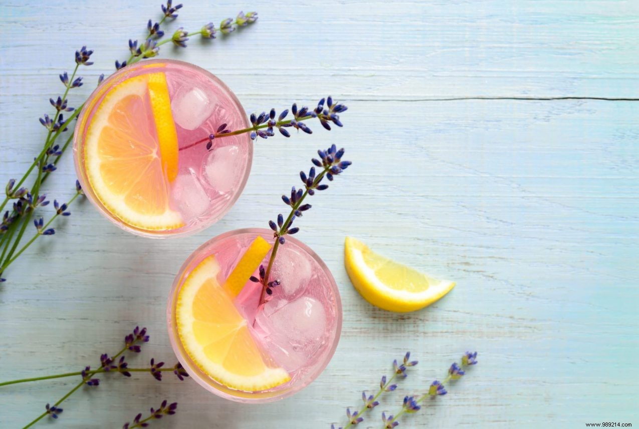 Summery and refreshing:making lavender lemonade 