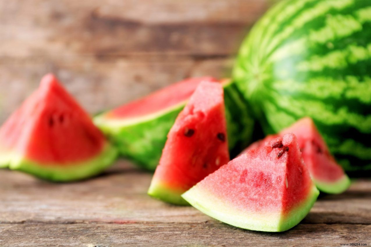 This is how you cut a watermelon in 3 (safe!) steps 