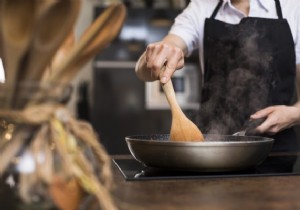 Expert Tips to Make Your Pans Last Longer: Care for Stainless Steel, Non-Stick, Cast Iron, and Ceramic