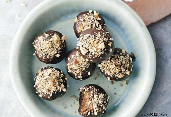 Snack recipe:orange truffles with chia seeds, dates and almonds 