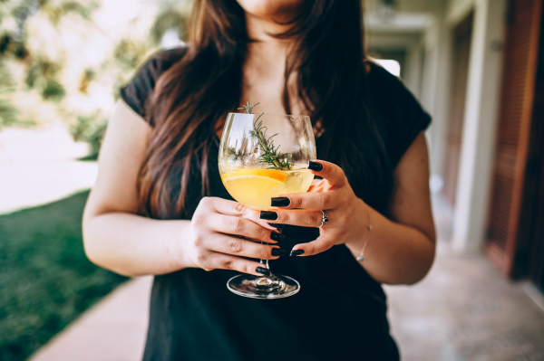 Prevent a hangover by doing this before, during and after drinking 