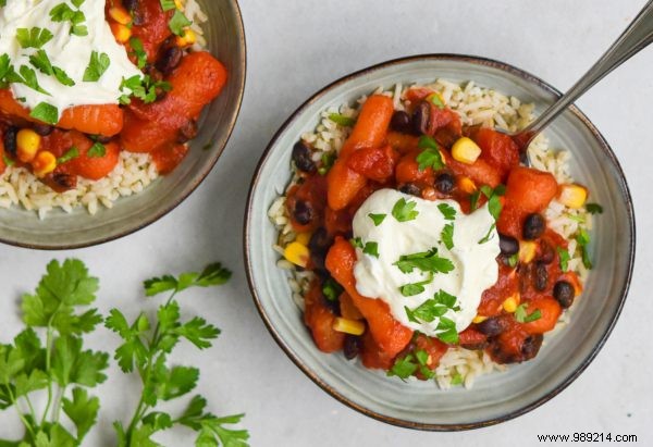 Mexican style:carrot stew with brown rice and cream 