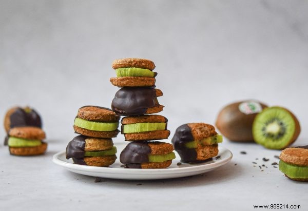 Healthy snack recipe:kiwi cookies dipped in dark chocolate 