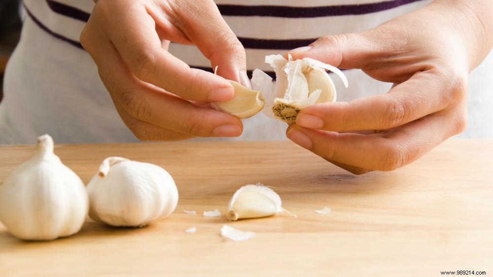Garlic cut? Why you have to wait another 10 minutes before baking 