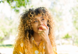 6 Expert Tips for Smart Snacking to Stay Satisfied and Energized