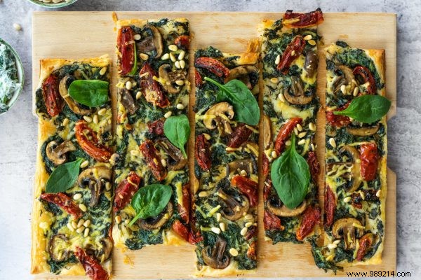 Recipe:vegan plate pie with garlic, spinach and mushrooms 
