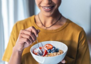3 Proven Tips to Make Your Yogurt Breakfast Last Until Lunch