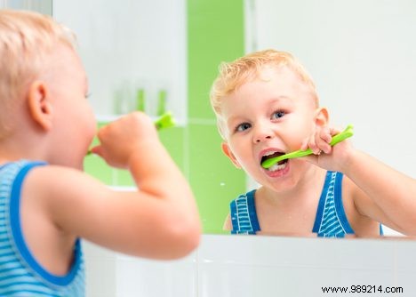 Make brushing teeth easier for your child for 2 minutes 