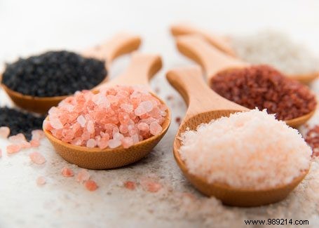 Tips to eat less salt 