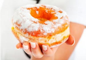 8 Proven Tips to Maintain Your Healthy Lifestyle Amid Office Temptations