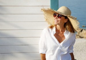 Beat Travel Bloating: 5 Expert Tips from Nutritionist Anita Mulderij