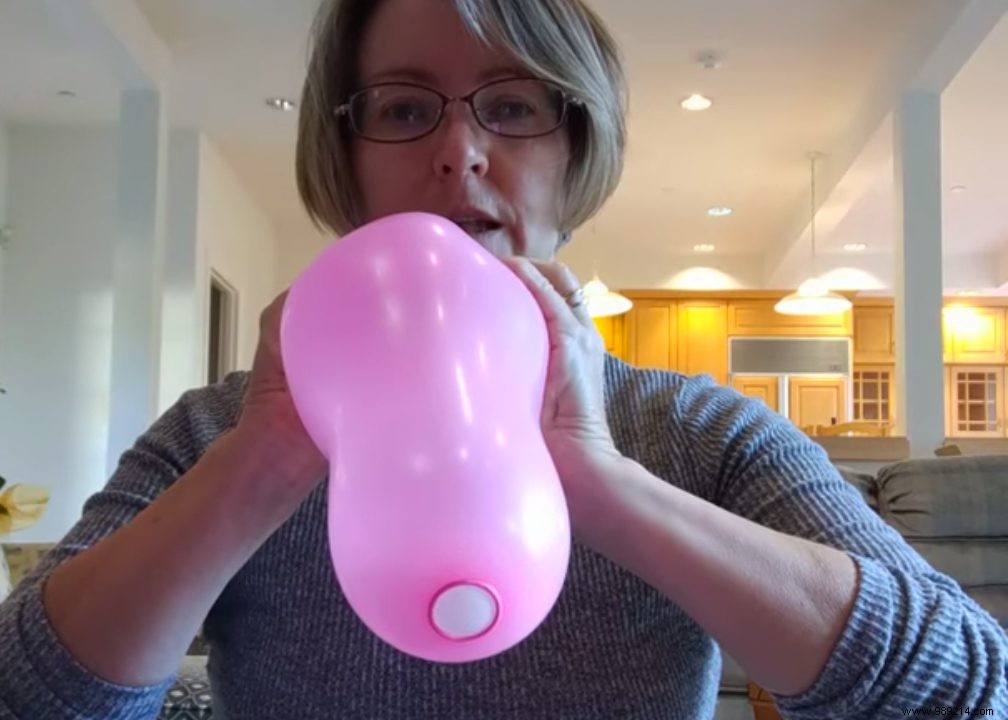 This woman explains how childbirth works – using a balloon 