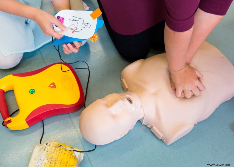 Anyone can operate an AED 