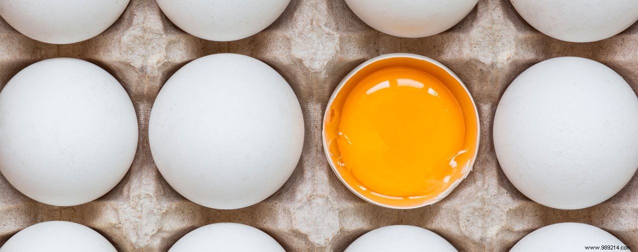Is it better to eat my egg without the yolk if I want to lose weight? 