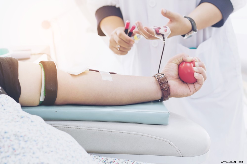 How does blood donation work? 