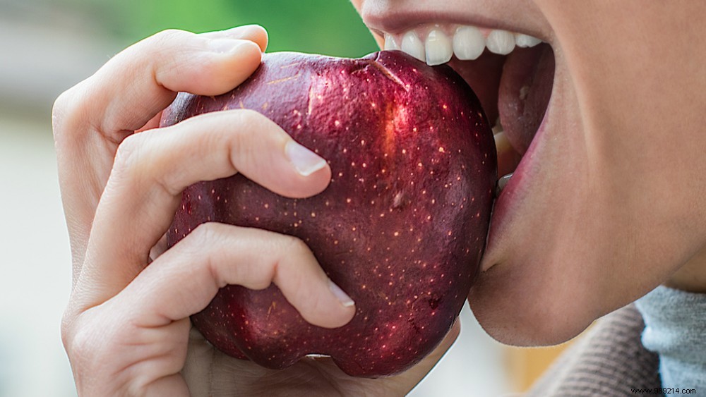 We eat apples all wrong 