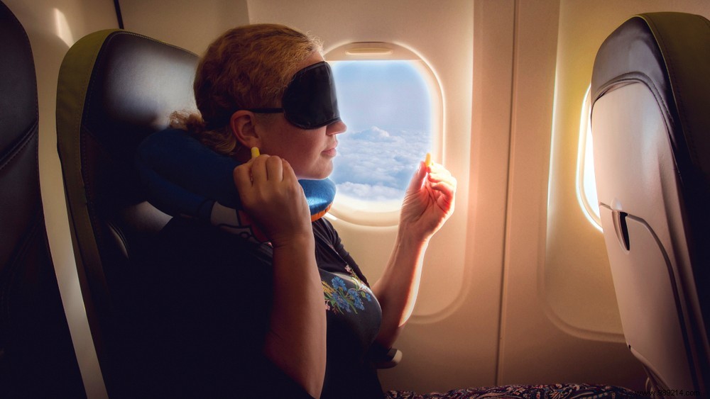Sleeping on the plane? These tips increase the chance that it will work 